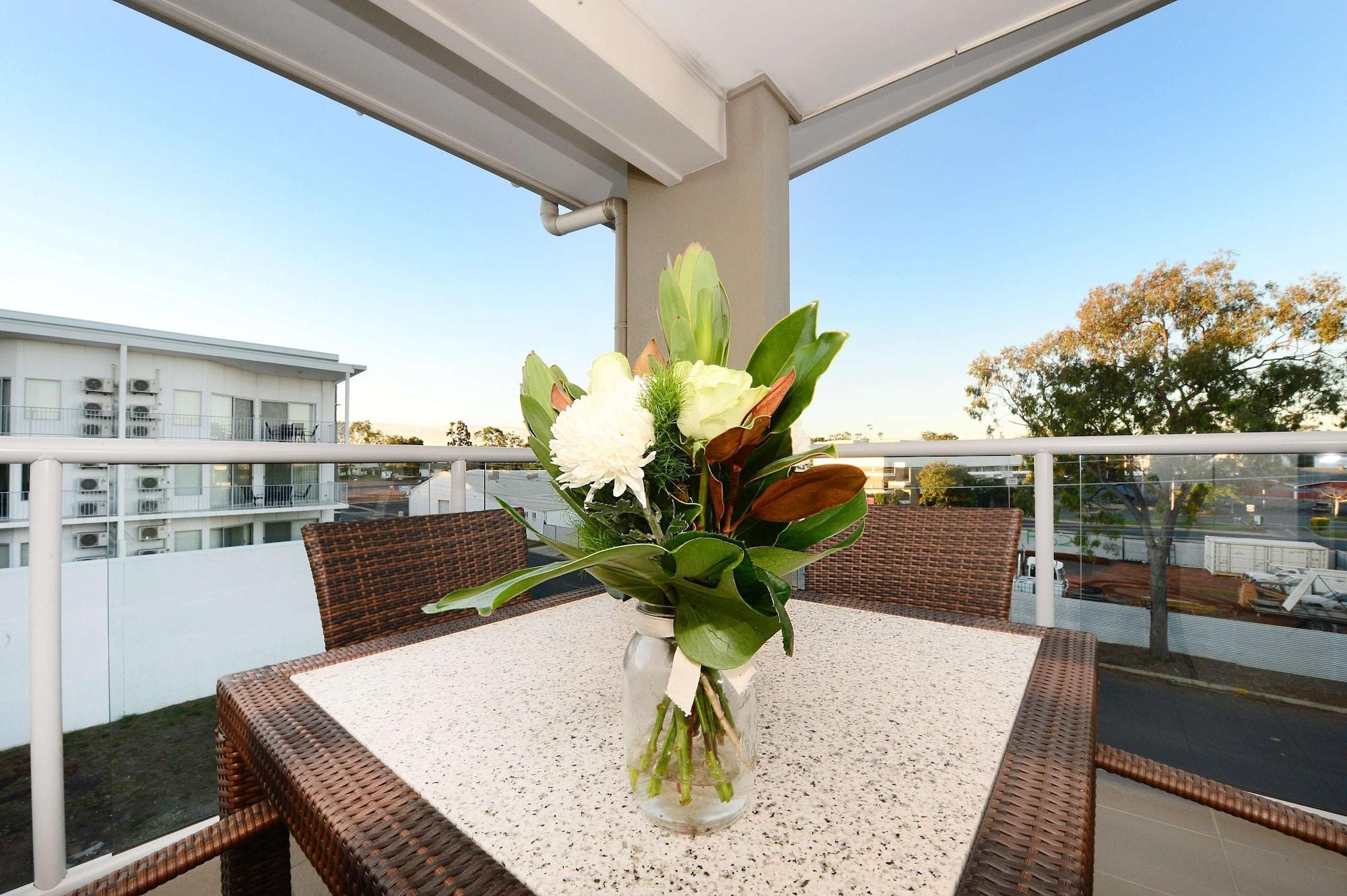 Oaks Moranbah Suites Ngoại thất bức ảnh